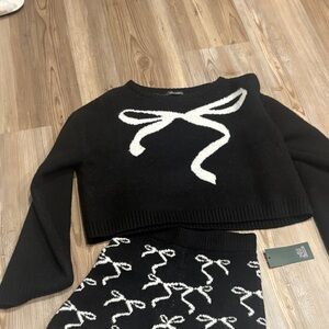Black and White Bow Sweater/Short Set